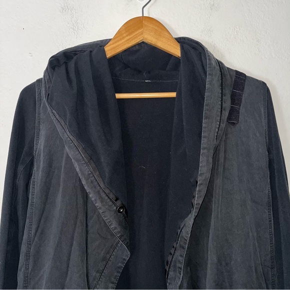 Lululemon Blissed Out Black Tencel Blend Wrap Jacket Womens Sz 6 - Picture 3 of 8